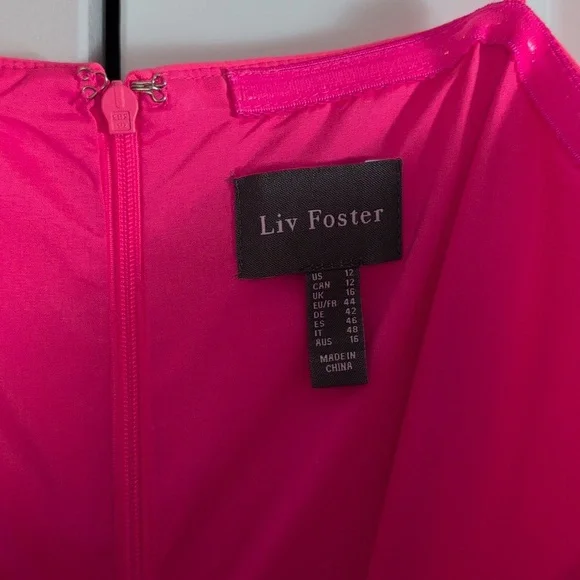 Liv Foster Sleeveless Crepe Gown - Picture 7 of 16